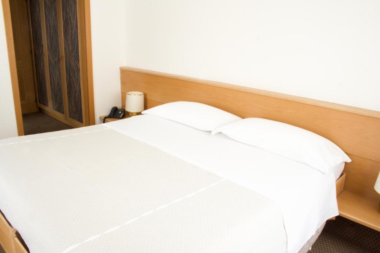 Hotel Villa Regina Levico Terme Eksteriør bilde