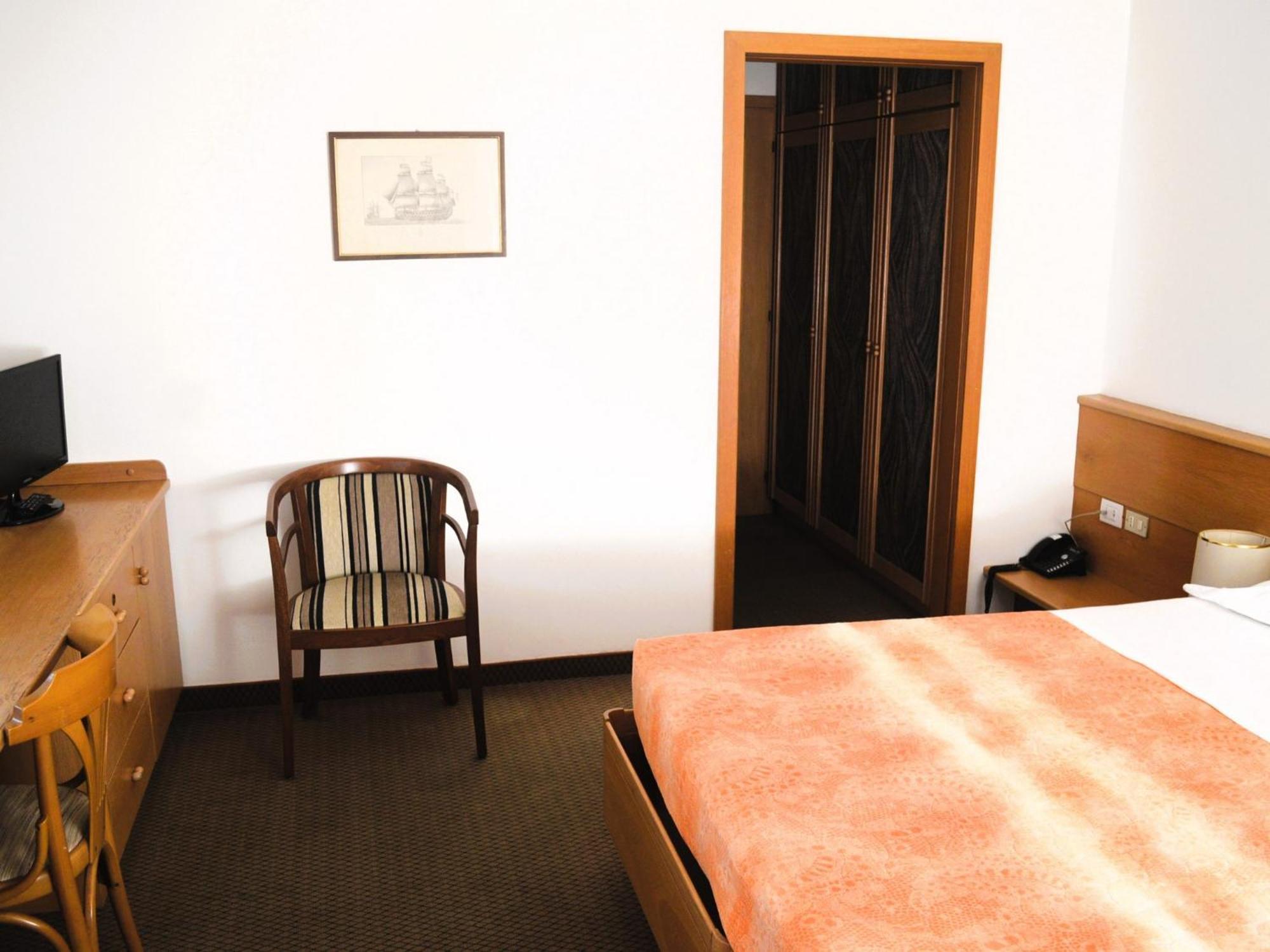 Hotel Villa Regina Levico Terme Eksteriør bilde