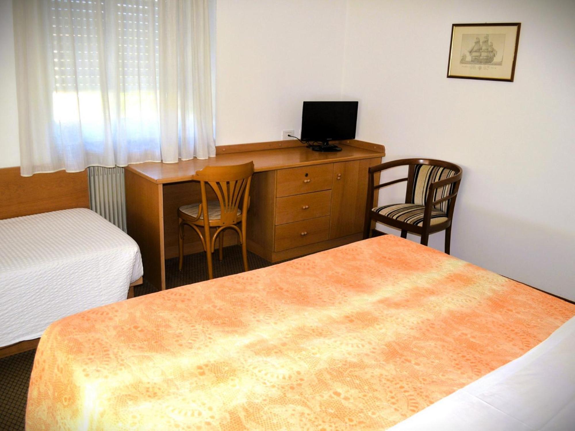 Hotel Villa Regina Levico Terme Eksteriør bilde