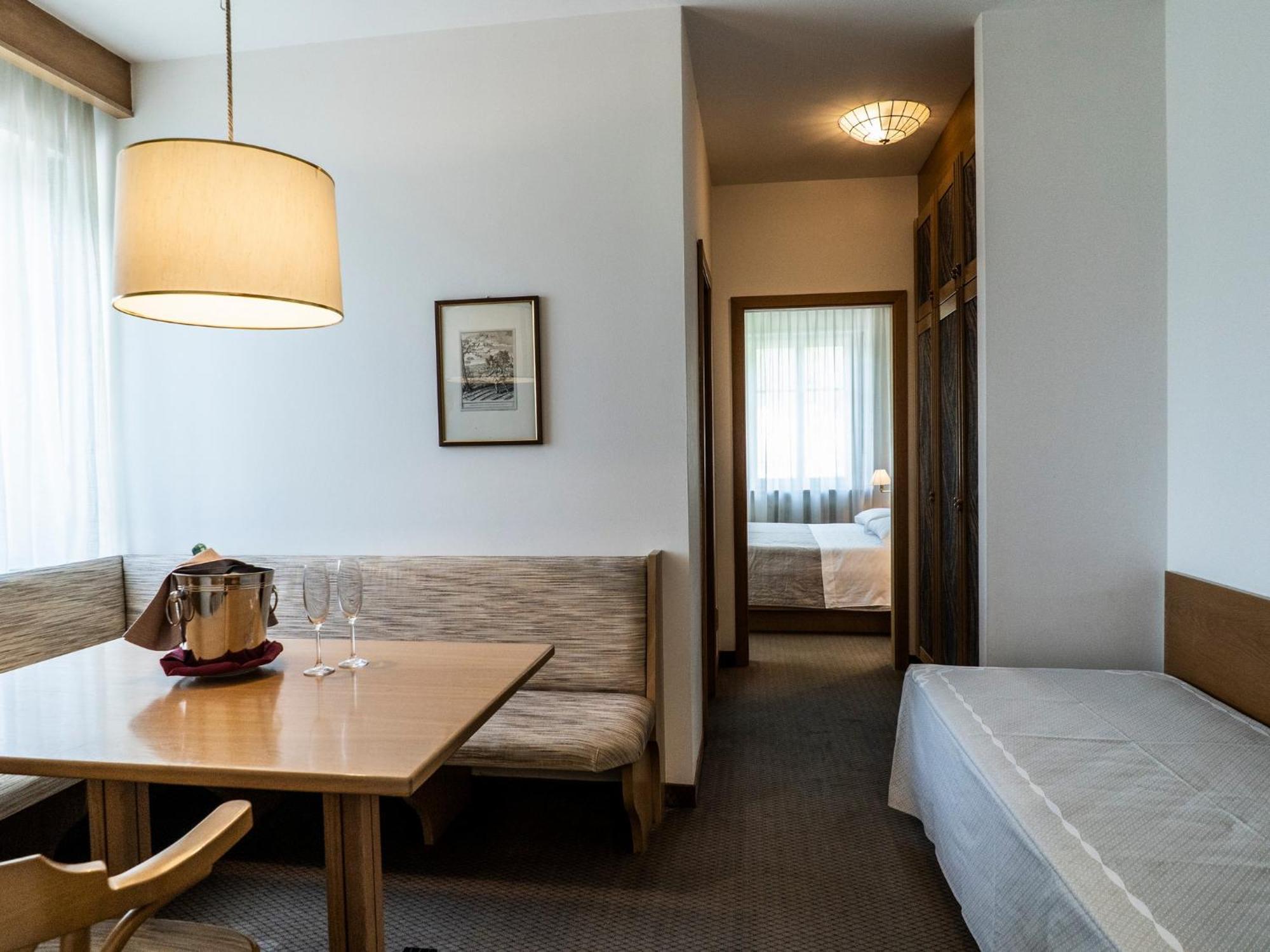 Hotel Villa Regina Levico Terme Eksteriør bilde