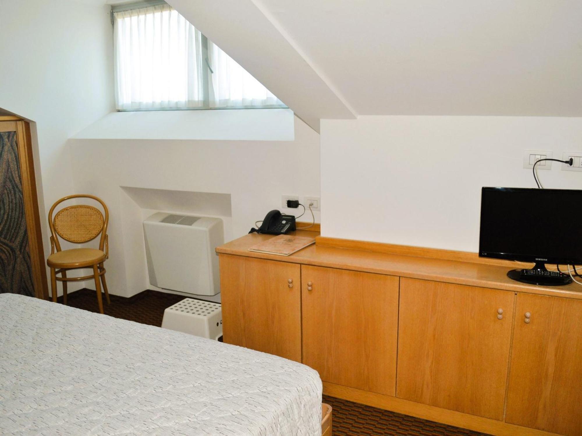 Hotel Villa Regina Levico Terme Eksteriør bilde