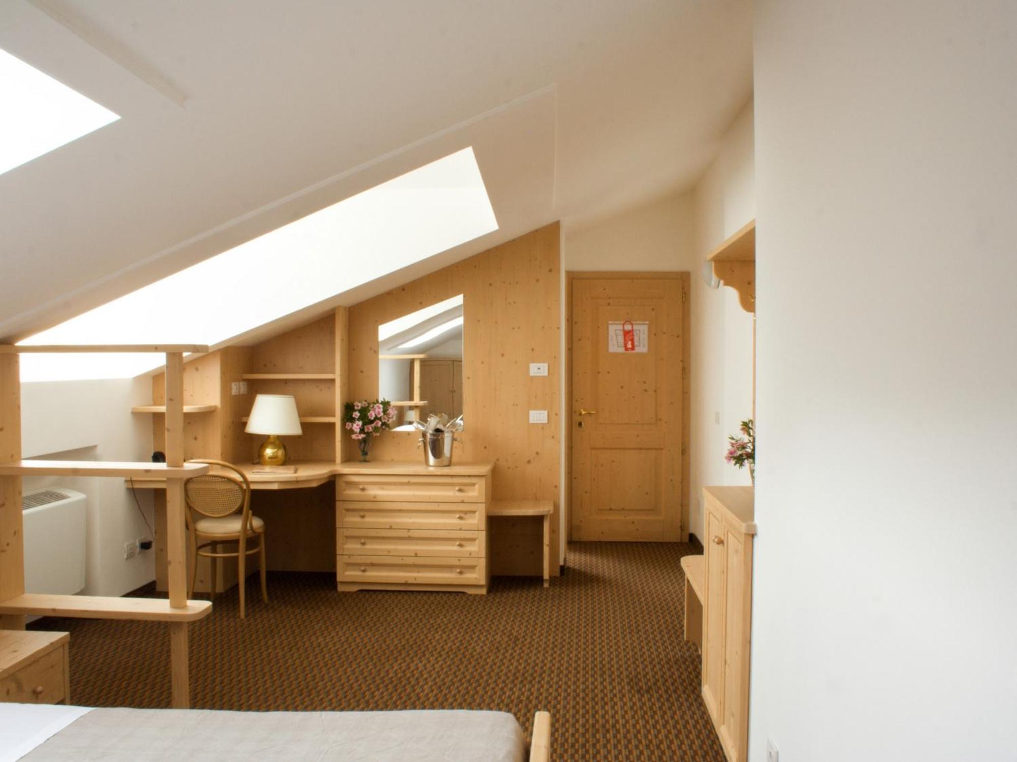 Hotel Villa Regina Levico Terme Eksteriør bilde
