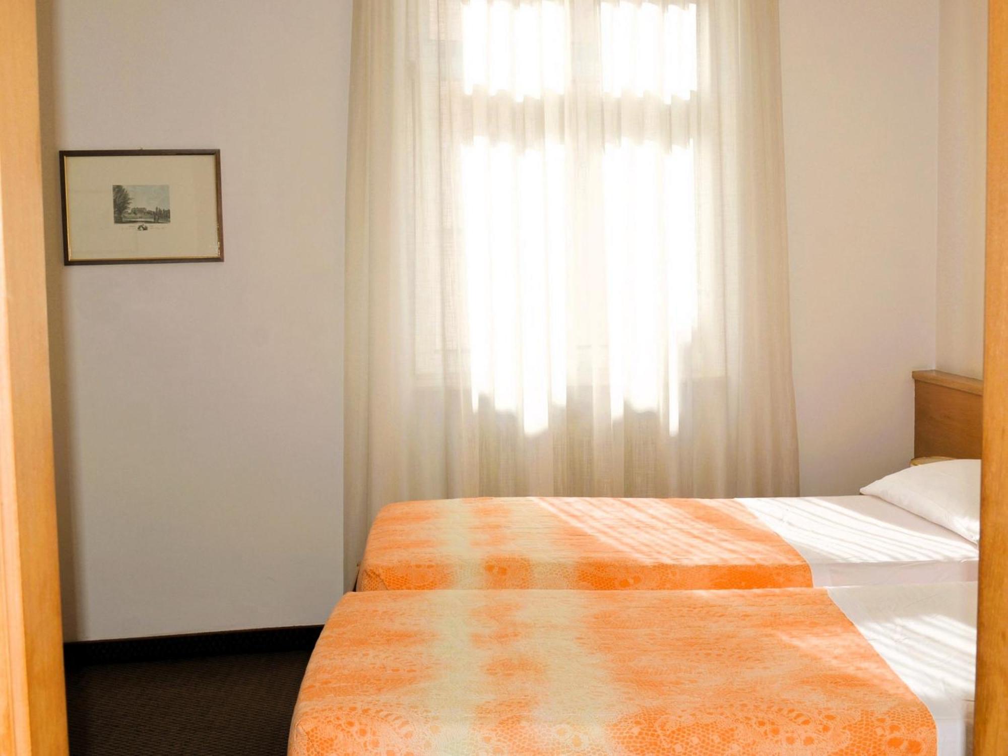 Hotel Villa Regina Levico Terme Eksteriør bilde